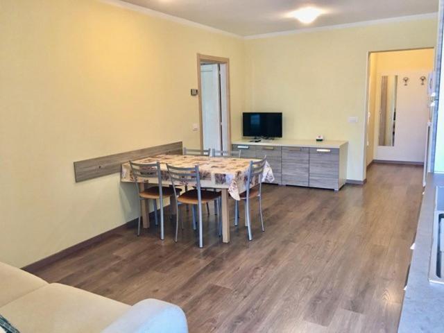 Appartamenti Sissi Commezzadura Luaran gambar
